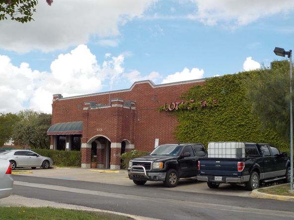 Tejon Plaza: 1601 Alton Gloor , Brownsville, TX 78526